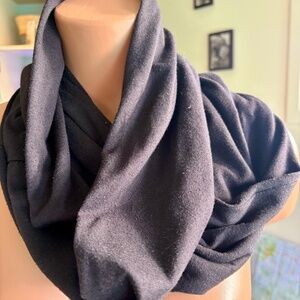 Infinity scarf with secret zippered pocket